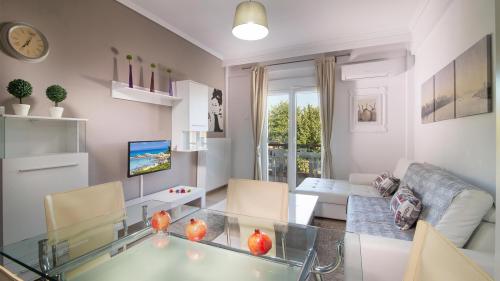 art37061507396321218611821141_small